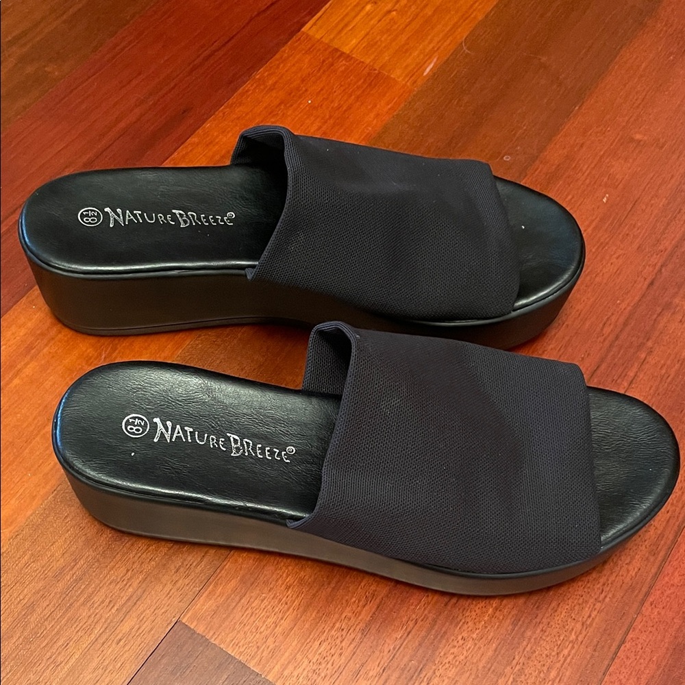 Nature Breeze Black Women's Mules